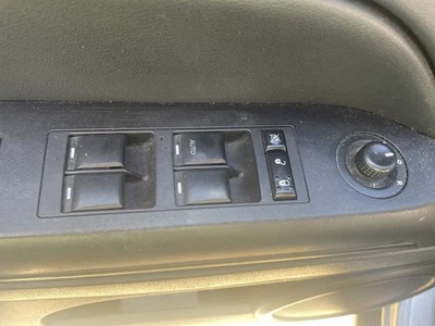 Interruptor de porta frontal estilo clássico para driver compatível com 11-17 COMPASS 655084 - Imagem 1 de 4