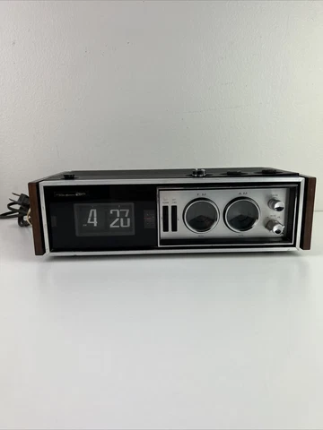Vintage Panasonic Flip Alarm Clock Radio~RC7469 Tested Works Cover