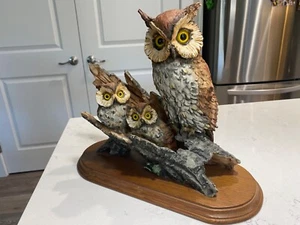 Great Horned Owl & 2 Baby Owlets Sculpture 13"x 11-1/2"x 6" on Wood Base 8 lbs. - Picture 1 of 12