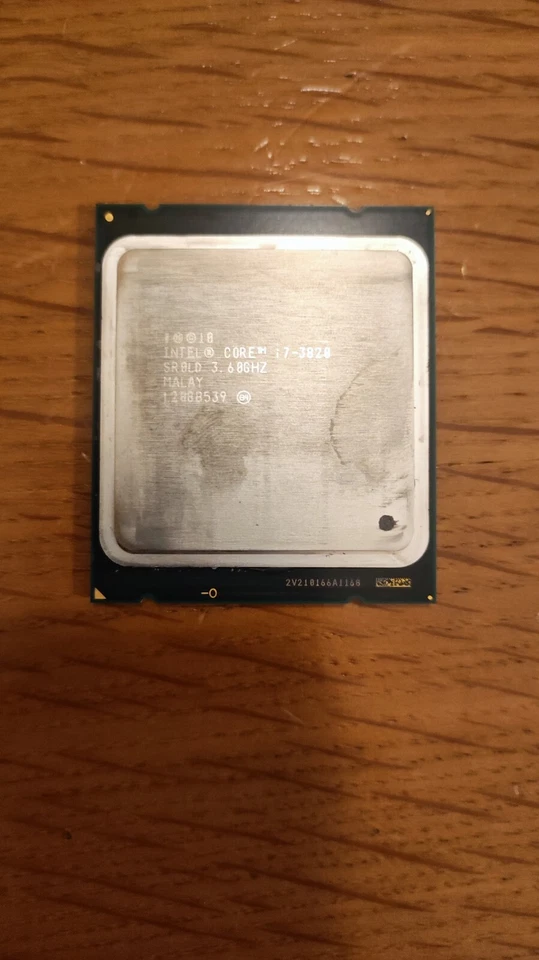 Intel Core i7-3820, 3.6 GHz, Socket LGA2011 - Immagine 1 di 1