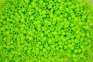 7.2g MIYUKI 11/0 Delica Japanese Seed Beads 88 Colors Jewellery Making - Picture 1 of 134