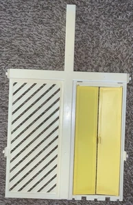 Pieza de pared de repuesto vintage Barbie con marco en A casa de ensueño con puertas - Imagen 1 de 2