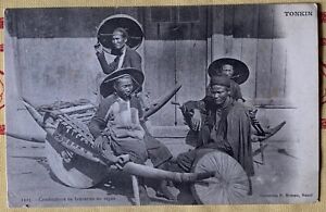 cpa 1900's Tonkin Indo-Chine française conducteurs de brouettes au repos