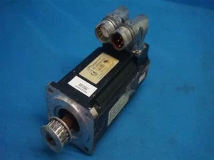 Servomotor trifásico Danaher AKM32D-ANCNC-00 AKM32DANCNC00 con rotura y arañazos - Imagen 1 de 12