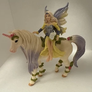 Schleich Bayala Fee Sera mit Blüte Einhorn - Bild 1 von 7
