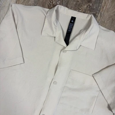 Camisa Lululemon Para Hombre XL Tostada Manga Corta Camisa Abotonada Fácil Aireación De Gran Tamaño Foto 1 de 4