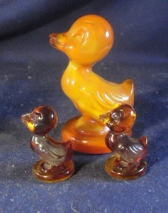 Debbie duck two ducklings Glowy Mardi Gras orange cadmium slag Boyd glass - Picture 1 of 4