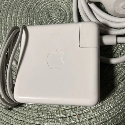 Apple MagSafe 2 85W  Ladeadapter  - Weiß A1424 im originalen Zustand!!!! - Bild 1 von 4