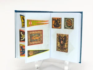 Puppenstube Maßstab 1:12 Buch, Fahnen, Banner, Andenken an "Altflandern", 1913 - Bild 1 von 13