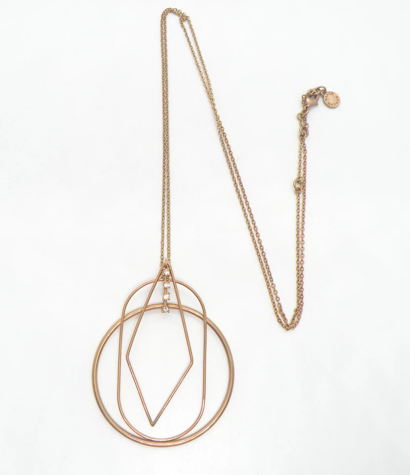 Collar de mujer con colgante de 32" de diamantes de imitación firmado por Vince Camuto tono dorado Foto 1 de 4