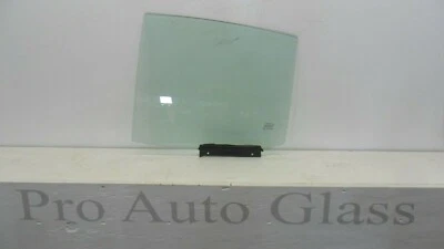 Vidrio de ventana de puerta trasera izquierda del lado del conductor para Toyota Yaris Hatchback 2006-2011 Foto 1 de 4