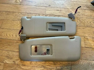 2005 BMW 530i E60 Sun Visors Driver Passenger Illuminated TAN Sunvisors ~SHELF 7 - Picture 1 of 4