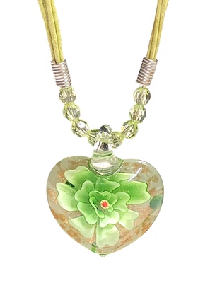Collar Colgante Flor Corazón Vidrio Arte Verde con Flor 3D Cordón Multihilo 19" Foto 1 de 4