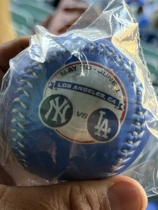 2025 Los Angeles Dodgers Vs Yankees Dueling Stadium Exclusive Baseball Ball - Picture 1 of 4
