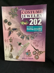 Collecting Costume Jewelry 202: The Basics of Dating Jewelry 1935-80. - Picture 1 of 1
