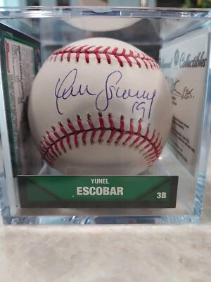 Béisbol OML firmado por YUNEL ESCOBAR (CERTIFICADO DE AUTENTICIDAD DE Hollywood Collectibles) con exhibición de pelotas Foto 1 de 4