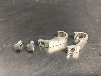 Abrazaderas de freno traseras Honda Cbr 600f4i 2002 (OEM) Foto 1 de 4