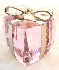SORELLE CRYSTAL PAPERWEIGHT Pink Glass Gift Box with Chrome Bow - Picture 1 of 10