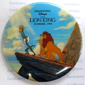 DISNEY LION KING - 1994 MOVIE FILM BUTTON BADGE PIN w SIMBA RAFIKI MUFASA SARABI - Picture 1 of 2