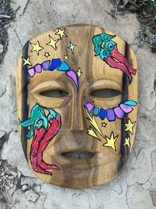 Maschera in legno dipinta a mano * luminosa * stelle * peperoni del Cile * sud-ovest * quercia - Foto 1 di 7