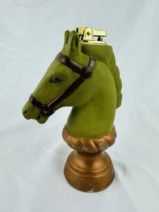 Encendedor de mesa japonés vintage cerámica caballo pieza de ajedrez diseño cobre verde - Imagen 1 de 7