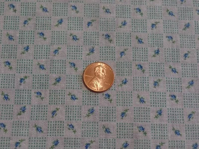 Tela de saco de alimentación de algodón vintage, pequeños puntos azules en rejilla, rosebuds azules 43 x 37,5 Foto 1 de 4