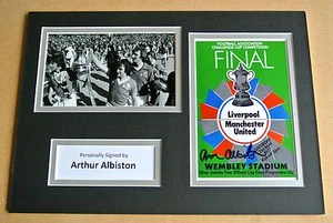 ARTHUR ALBISTON SIGNED AUTOGRAPH A4 PHOTO DISPLAY MANCHESTER UTD GIFT & COA - Picture 1 of 7