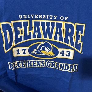 Gildan Herren University of Delaware Blue Hens Opa T-Shirt blau 2XL EUC - Bild 1 von 4