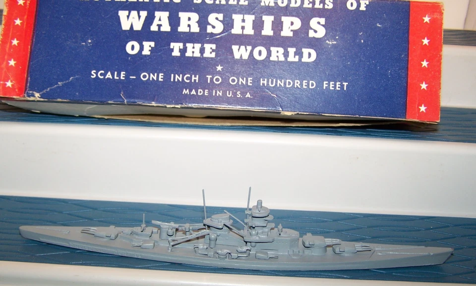 CAIXA COMET AUTHENTICAST WWII GERMAN GNEISENAU CLASS BATTLESHIP BB 1:1200 ORG - Imagem 1 de 4