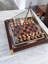 ♟𝐆𝐎𝐋𝐃 𝐂𝐎𝐍𝐓𝐄𝐌𝐏𝐎𝐑𝐀𝐑𝐘 𝐂𝐇𝐄𝐒𝐒 𝐒𝐄𝐓♟ Este juego de ajedrez  de mesa destaca elegancia y armonía entre sus piezas doradas y negras  metálicas perfec…