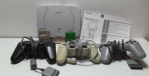Playstation 1 / Ps1 -Konsole + 3 Original Controller + Alle Kabel +++++ C4987 - Bild 1 von 4