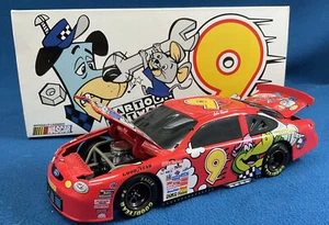 ACTION NASCAR lake speed #9 cartoon network 1998 ford taurus 1/24 scale BANK - Picture 1 of 23