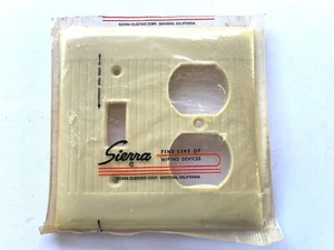 PLACA DE PARED DE PALANCA Y RECEPTÁCULO DE BAQUELITA JUMBO SIERRA DE COLECCIÓN (NOS) - Imagen 1 de 2