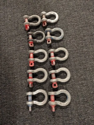 10 X PCs CROSBY 5/8 shackles (TEN SHACKLES) Crosby Type 5/8" Wll3-1/4t  - Image 1 of 2