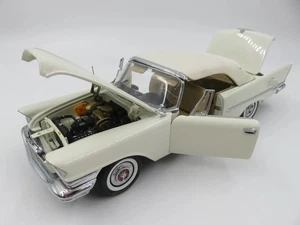 Chrysler 300C 1957 convertible blanco a escala 1:24 de Danbury como nuevo - Imagen 1 de 6