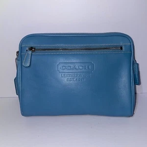 Coach Tasche Clutch Handtasche blau Pebbled Leder Logo Muster innen F04S5066 - Bild 1 von 5