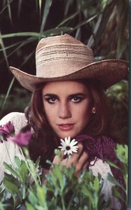 Melissa Gilbert Coral Lee Personality Postcard Douglas Kirkland Photo 1981 - Picture 1 of 2