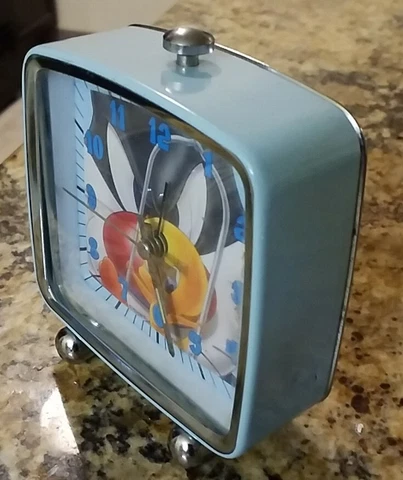 Looney Tunes Sylvester and Tweety Vintage Alarm Clock. Warner Bros Entertainment Cover