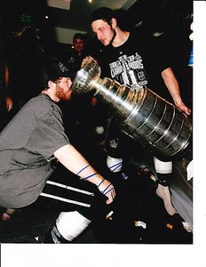 COLIN FRASER SIGNED LOS ANGELES KINGS DRINKING FROM CUP 8X10 - Picture 1 of 1
