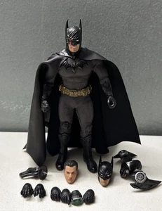 Mezco One:12 Collective DC Comics Batman Sovereign Knight 6” Figure Black Suit - Picture 1 of 4