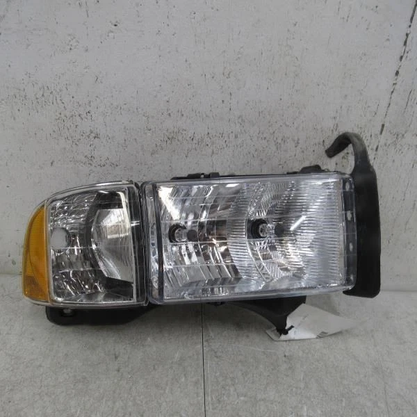 Farol de passageiros com modelo esportivo compatível com 99 00 01 02 DODGE Ram 2500 - Imagem 1 de 4