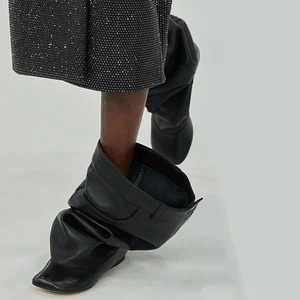 Inner Heightening Boots Large Tube Circumference, Flat Boots Black Sleeve Design - Picture 1 of 16