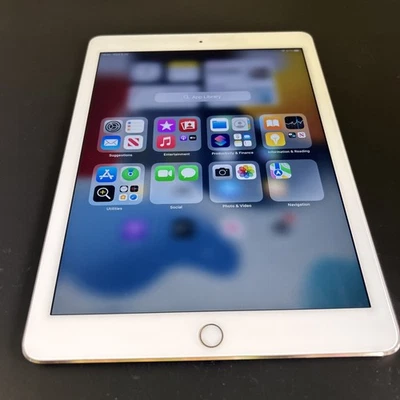 Apple iPad Air 2 32GB Wi-Fi 9.7" Gold A1566    (DK756) - Image 1 of 4