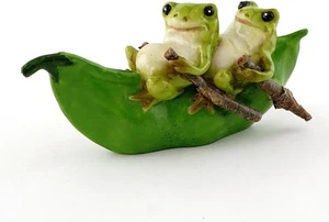 Top Collection Miniature Garden Frogs Rowing Peapod Boat - Picture 1 of 2