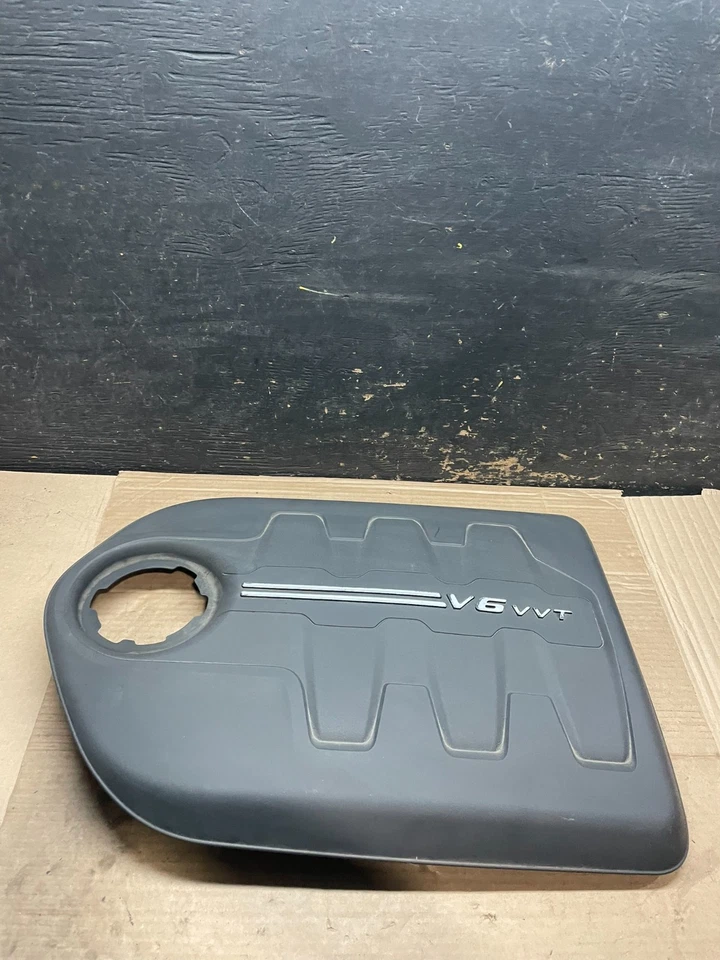 2015 to 2017 Chrysler 200 2.4L Engine Motor Cover Shield V2823 DG - Image 1 of 4