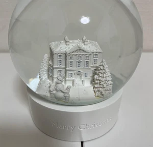Wedgwood Snow Globe Casa di Natale e Paesaggio innevato Bianco 2017 Vacanze con Scatola - Foto 1 di 7