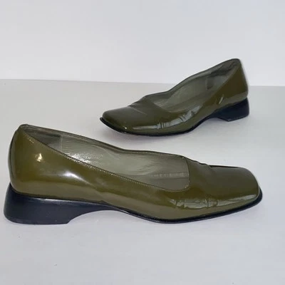Zapatos de tacón bajo J Crew verde oliva charol punta cuadrada para mujer talla 6 Foto 1 de 4