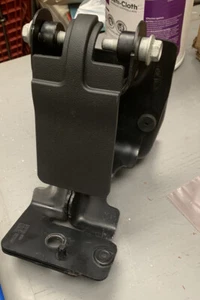 GM OEM Right-Lower Latch 84161326 - Picture 1 of 4