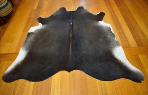 Framed Dark Charcoal Tones - - A Beautiful Mid Sized Cowhide Rug - Picture 1 of 10