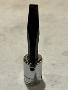 Snap-On Tools F-23D 3/8" Drive 1/4" Flat Tip Chrome Socket Screw Driver *USA* - Picture 1 of 8